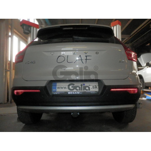 V094C GALIA Полностью оцинкованный фаркоп на Volvo XC40 2017-, Volvo C40 2021-. Подрозетник убирается за бампер. Тип шара: C (горизонтальный съемный). Невидимый вырез бампера. Нагрузки: 2200/140 кг, масса фаркопа 16,92 кг