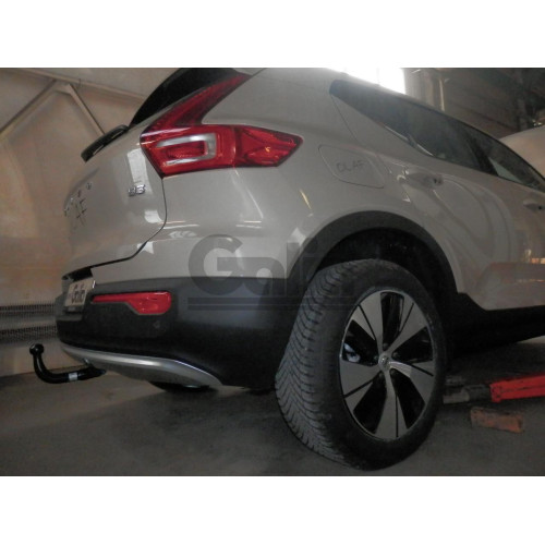 V094C GALIA Полностью оцинкованный фаркоп на Volvo XC40 2017-, Volvo C40 2021-. Подрозетник убирается за бампер. Тип шара: C (горизонтальный съемный). Невидимый вырез бампера. Нагрузки: 2200/140 кг, масса фаркопа 16,92 кг