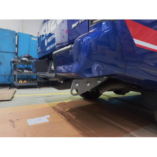 FA 0260-E Бизон Фаркоп на Isuzu D-MAX 2021- без подрезки бампера. Тип шара: E (легкосъемный шар под квадрат). Нагрузки: 3500/120 кг. Не комплектуется электрикой
