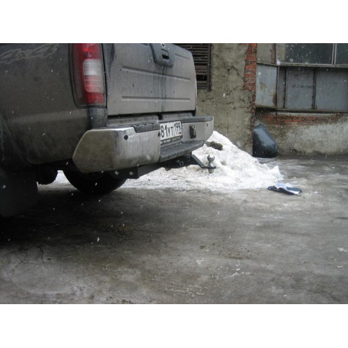FA 0466-E Бизон Фаркоп на Nissan NP300 2007-2013 без подрезки бампера. Тип шара: E (легкосъемный шар под квадрат). Нагрузки: 3000/120 кг. Не комплектуется электрикой