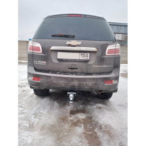 FA 0600-E Бизон Фаркоп на Chevrolet Trailblazer 2 2012-2014 без подрезки бампера. Тип шара: E (легкосъемный шар под квадрат). Нагрузки: 2700/160 кг. Не комплектуется электрикой