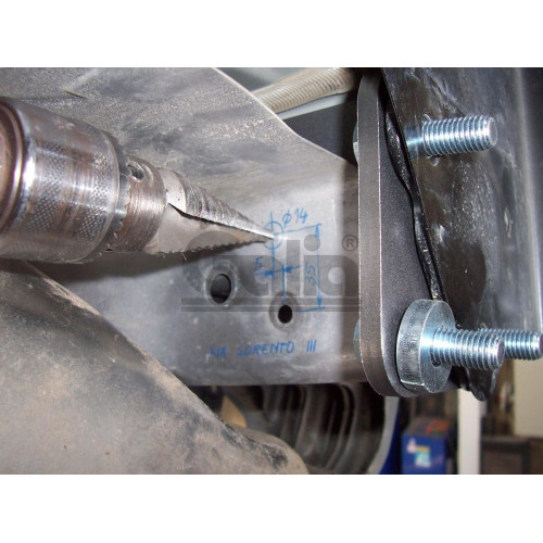 H069C GALIA Полностью оцинкованный фаркоп на Hyundai Santa Fe 2006-2012, Kia Sorento 2009-2012. Тип шара: C (горизонтальный съемный). Подрезка бампера. Нагрузки: 2500/100 кг, масса фаркопа 20,37 кг