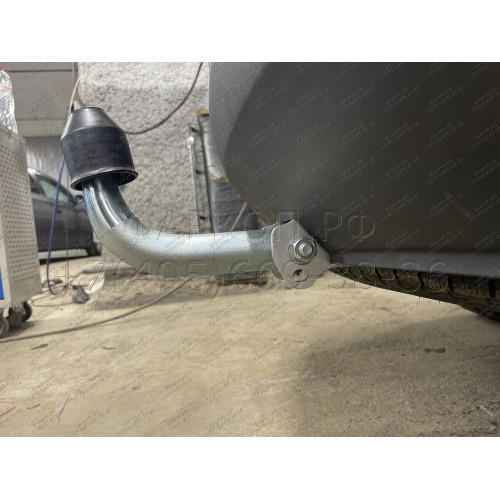 H091A GALIA Полностью оцинкованный фаркоп на Hyundai Santa Fe 2012-2018, 2018-2021, Kia Sorento 2012-2015, 2015-2020. Подрозетник убирается за бампер. Тип шара: A. Подрезка бампера. Нагрузки: 2600/120 кг, масса фаркопа 17,22 кг
