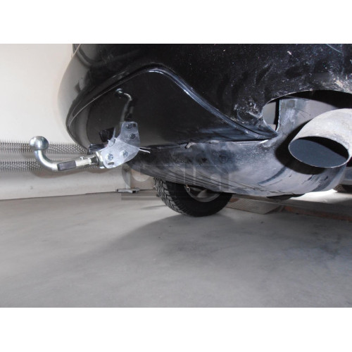 J002A GALIA Полностью оцинкованный фаркоп на Jeep Grand Cherokee WJ 1998-2004. Тип шара: A. Невидимый вырез бампера. Нагрузки: 3500/140 кг, масса фаркопа 20,62 кг