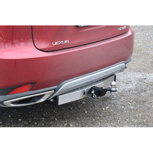 LRX-19-991124.00 PT GROUP Фаркоп с нержавеющей накладкой на Lexus RX, кроме F-Sport 2019-2022 без подрезки бампера. Тип шара: E (легкосъемный шар под квадрат). Нагрузки: 2500/120 кг, масса фаркопа 24,6 кг (без электрики в комплекте)