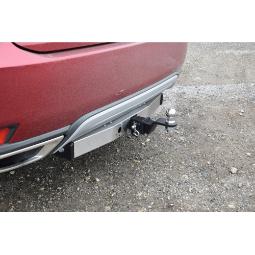 LRX-19-991124.00 PT GROUP Фаркоп с нержавеющей накладкой на Lexus RX, кроме F-Sport 2019-2022 без подрезки бампера. Тип шара: E (легкосъемный шар под квадрат). Нагрузки: 2500/120 кг, масса фаркопа 24,6 кг (без электрики в комплекте)