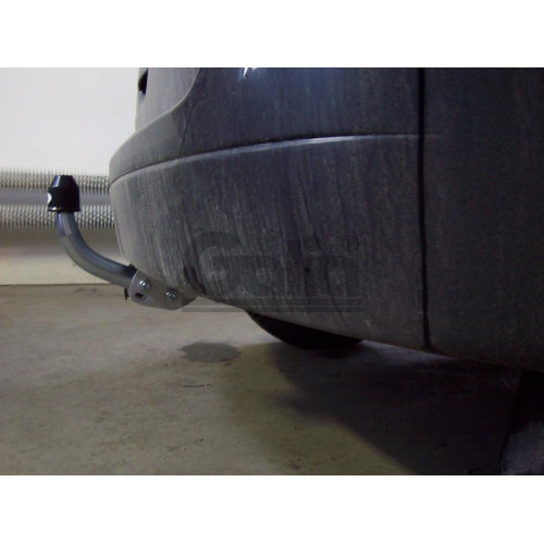 R016C GALIA Полностью оцинкованный фаркоп на Renault Scenic I 1996-2003. Тип шара: C (горизонтальный съемный). Установка без снятия и выреза бампера. Нагрузки: 1350/75 кг, масса фаркопа 13,87 кг