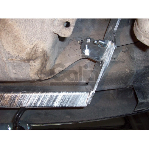 R016C GALIA Полностью оцинкованный фаркоп на Renault Scenic I 1996-2003. Тип шара: C (горизонтальный съемный). Установка без снятия и выреза бампера. Нагрузки: 1350/75 кг, масса фаркопа 13,87 кг