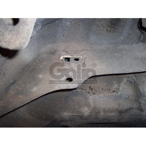 R016C GALIA Полностью оцинкованный фаркоп на Renault Scenic I 1996-2003. Тип шара: C (горизонтальный съемный). Установка без снятия и выреза бампера. Нагрузки: 1350/75 кг, масса фаркопа 13,87 кг