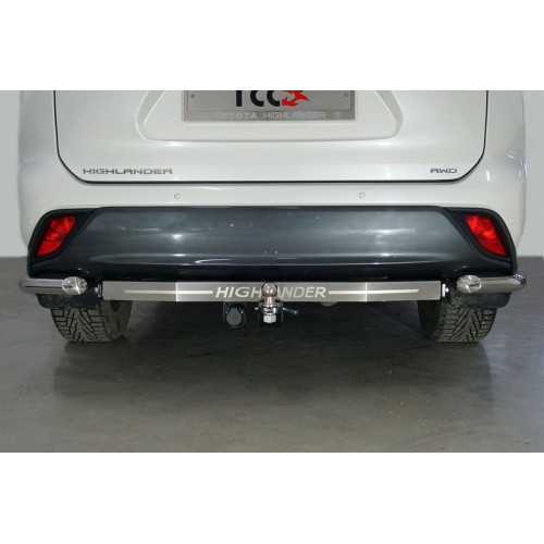 TCU00172 ТСС Фаркоп с нерж. накладкой на Toyota Highlander 2020- без подрезки бампера. Тип шара: E (шаровый узел под американский квадрат). Нагрузки: 1500/100 кг