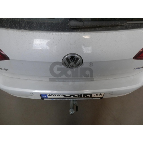 V087C GALIA Полностью оцинкованный фаркоп на Volkswagen Golf хетчбек 3/5 дверей 2018-. Тип шара: C (горизонтальный съемный). Установка без выреза бампера. Нагрузки: 2000/80 кг, масса фаркопа 14,27 кг