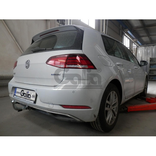 V087C GALIA Полностью оцинкованный фаркоп на Volkswagen Golf хетчбек 3/5 дверей 2018-. Тип шара: C (горизонтальный съемный). Установка без выреза бампера. Нагрузки: 2000/80 кг, масса фаркопа 14,27 кг