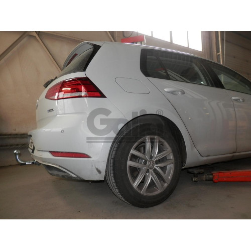 V087C GALIA Полностью оцинкованный фаркоп на Volkswagen Golf хетчбек 3/5 дверей 2018-. Тип шара: C (горизонтальный съемный). Установка без выреза бампера. Нагрузки: 2000/80 кг, масса фаркопа 14,27 кг