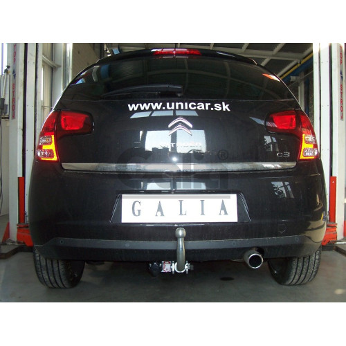 C048C GALIA Полностью оцинкованный фаркоп на Citroen C3 2002-2010, C3 II 2010-2016, кроме DS3. Тип шара: C (горизонтальный съемный). Без выреза бампера. Нагрузки: 1200/50 кг, масса фаркопа 13,27 кг