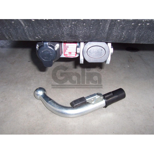 C048C GALIA Полностью оцинкованный фаркоп на Citroen C3 2002-2010, C3 II 2010-2016, кроме DS3. Тип шара: C (горизонтальный съемный). Без выреза бампера. Нагрузки: 1200/50 кг, масса фаркопа 13,27 кг