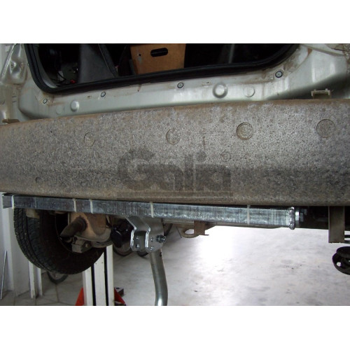 D038C GALIA Полностью оцинкованный фаркоп на Chevrolet Aveo хетчбек 3/5 дверей 2002-2012, Daewoo Kalos хетчбек 3/5 дверей 2002-2012. Тип шара: C (горизонтальный съемный). Невидимый вырез бампера. Нагрузки: 1100/50 кг, масса фаркопа 16,67 кг