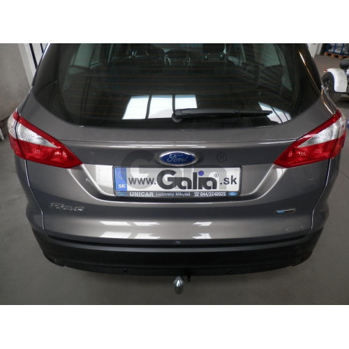 F119C GALIA Полностью оцинкованный фаркоп на Ford Focus III универсал 2011-2018. Подрозетник убирается за бампер. Тип шара: C (горизонтальный съемный). Без выреза бампера. Нагрузки: 1600/75 кг, масса фаркопа 19,37 кг