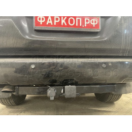 FA 0859-E Бизон Фаркоп на Toyota Land Cruiser 200 2008-2021, Lexus LX 2008-2022 без подрезки бампера. Тип шара: E (легкосъемный шар под квадрат). Нагрузки: 3500/120 кг. Не комп
