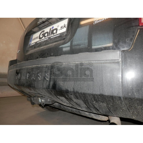 J012C GALIA Полностью оцинкованный фаркоп на Jeep Compass MK 2006-2011, Jeep Liberty 2006-2011. Тип шара: C (горизонтальный съемный). Требуется вырез в бампере. Нагрузки: 2000/100 кг, масса фаркопа 14,17 кг