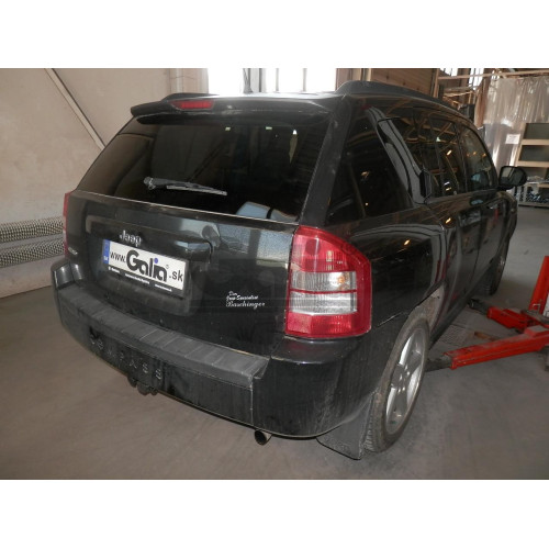 J012C GALIA Полностью оцинкованный фаркоп на Jeep Compass MK 2006-2011, Jeep Liberty 2006-2011. Тип шара: C (горизонтальный съемный). Требуется вырез в бампере. Нагрузки: 2000/100 кг, масса фаркопа 14,17 кг