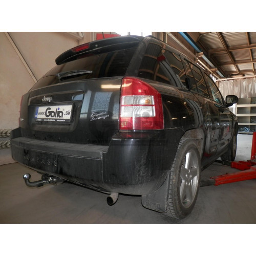 J012C GALIA Полностью оцинкованный фаркоп на Jeep Compass MK 2006-2011, Jeep Liberty 2006-2011. Тип шара: C (горизонтальный съемный). Требуется вырез в бампере. Нагрузки: 2000/100 кг, масса фаркопа 14,17 кг