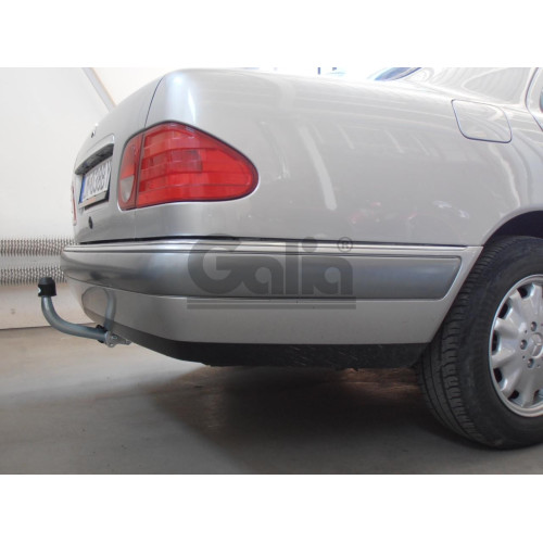 M026A GALIA Полностью оцинкованный фаркоп на Mercedes E-Class w210 седан 1995-2002. Тип шара: A. Без выреза бампера. Нагрузки: 2200/75 кг, масса фаркопа 21,75 кг