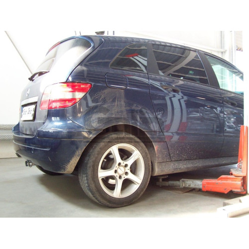 M113A GALIA Полностью оцинкованный фаркоп на Mercedes A-Class w169 2004-2012, Mercedes B-Class w245 2005-2011. Подрозетник убирается за бампер. Тип шара: A. Невидимый вырез бампера. Нагрузки: 1500/75 кг, масса фаркопа 15,02 кг
