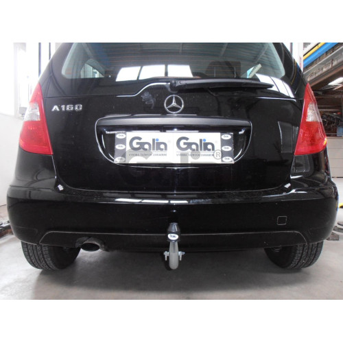 M113A GALIA Полностью оцинкованный фаркоп на Mercedes A-Class w169 2004-2012, Mercedes B-Class w245 2005-2011. Подрозетник убирается за бампер. Тип шара: A. Невидимый вырез бампера. Нагрузки: 1500/75 кг, масса фаркопа 15,02 кг