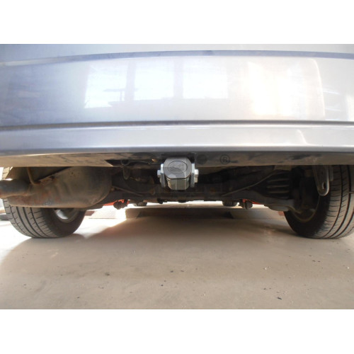 M124C GALIA Полностью оцинкованный фаркоп на Mazda 5 2005-2010, 2010-2015. Подрозетник убирается за бампер. Тип шара: C (горизонтальный съемный). Невидимый вырез бампера. Нагрузки: 1600/75 кг, масса фаркопа 18,36 кг