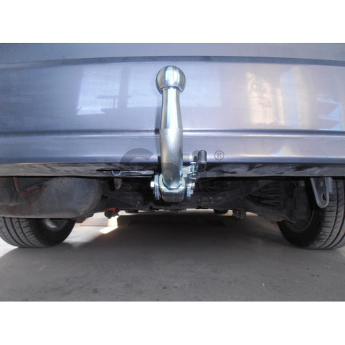 M124C GALIA Полностью оцинкованный фаркоп на Mazda 5 2005-2010, 2010-2015. Подрозетник убирается за бампер. Тип шара: C (горизонтальный съемный). Невидимый вырез бампера. Нагрузки: 1600/75 кг, масса фаркопа 18,36 кг