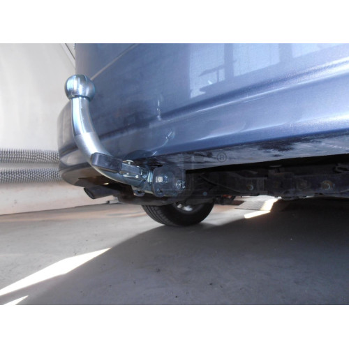 M124C GALIA Полностью оцинкованный фаркоп на Mazda 5 2005-2010, 2010-2015. Подрозетник убирается за бампер. Тип шара: C (горизонтальный съемный). Невидимый вырез бампера. Нагрузки: 1600/75 кг, масса фаркопа 18,36 кг