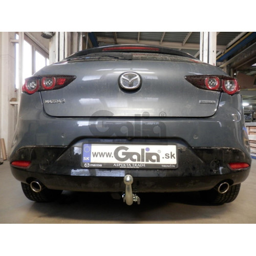 M142A GALIA Полностью оцинкованный фаркоп на Mazda 3 хетчбек 2019-. Тип шара: A. Невидимый вырез бампера. Нагрузки: 1600/80 кг, масса фаркопа 15 кг