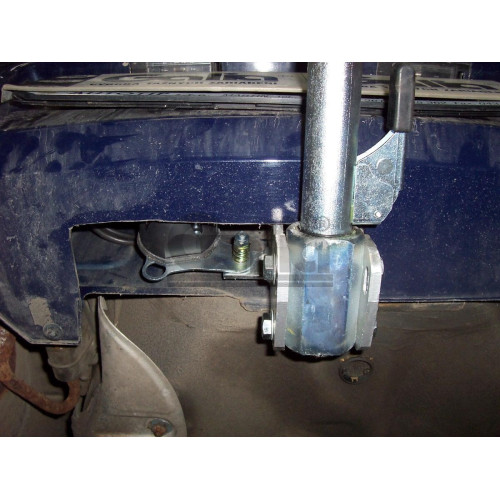 O044A GALIA Полностью оцинкованный фаркоп на Opel Meriva A 2003-2010. Подрозетник убирается за бампер. Тип шара: A. Невидимый вырез бампера. Нагрузки: 1300/60 кг, масса фаркопа 18,82 кг