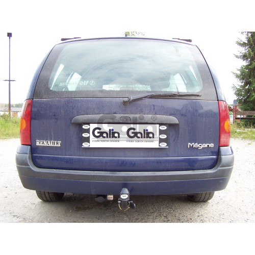 R018C GALIA Полностью оцинкованный фаркоп на Renault Megane I универсал 1996-2003. Тип шара: C (горизонтальный съемный). Установка без снятия и выреза бампера. Нагрузки: 1350/65 кг, масса фаркопа 16,6 кг