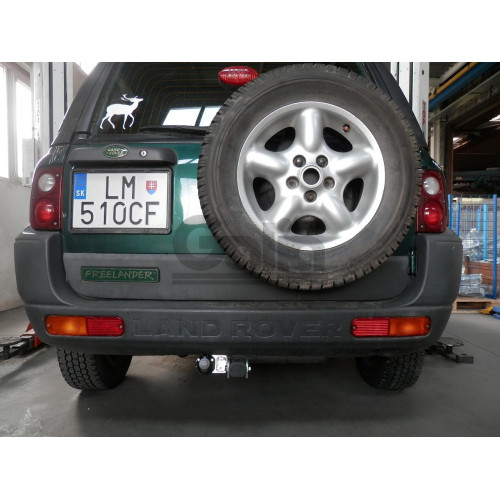 R049A GALIA Полностью оцинкованный фаркоп на Land Rover Freelander I 1997-2006. Особенности: запасное колесо на задней двери. Тип шара: A. Установка без снятия и выреза бампера. Нагрузки: 2000/125 кг, масса фаркопа 19,26 кг
