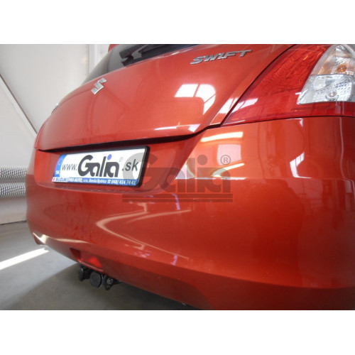 S101C GALIA Полностью оцинкованный фаркоп на Suzuki Swift хетчбек 3/5 дверей 2010-2017, 2WD/4WD. Шар перекрывает противотуманную фару. Тип шара: C (горизонтальный съемный). Невидимый вырез бампера. Нагрузки: 1000/60 кг, масса фаркопа 15,87 кг