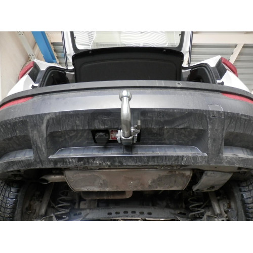 S119V GALIA Полностью оцинкованный фаркоп на Skoda Karoq 2018-, SEAT Ateca 2016-, Cupra Ateca 2016-, Cupra Formentor 2016-. Тип шара: AV (вертикальное быстросъемное крепление шара на ключе). Невидимый вырез бампера. Нагрузки: 2500/100 кг, масса фаркопа 15