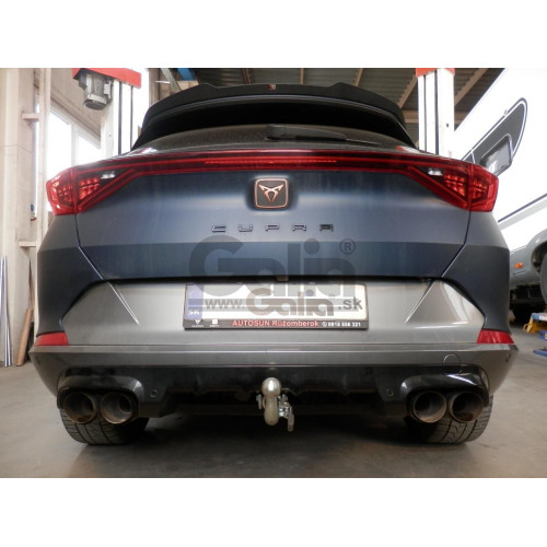 S119V GALIA Полностью оцинкованный фаркоп на Skoda Karoq 2018-, SEAT Ateca 2016-, Cupra Ateca 2016-, Cupra Formentor 2016-. Тип шара: AV (вертикальное быстросъемное крепление шара на ключе). Невидимый вырез бампера. Нагрузки: 2500/100 кг, масса фаркопа 15