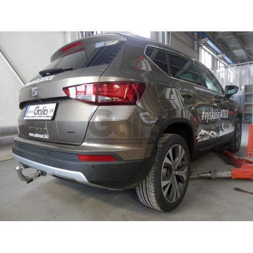 S119V GALIA Полностью оцинкованный фаркоп на Skoda Karoq 2018-, SEAT Ateca 2016-, Cupra Ateca 2016-, Cupra Formentor 2016-. Тип шара: AV (вертикальное быстросъемное крепление шара на ключе). Невидимый вырез бампера. Нагрузки: 2500/100 кг, масса фаркопа 15