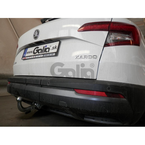 S119V GALIA Полностью оцинкованный фаркоп на Skoda Karoq 2018-, SEAT Ateca 2016-, Cupra Ateca 2016-, Cupra Formentor 2016-. Тип шара: AV (вертикальное быстросъемное крепление шара на ключе). Невидимый вырез бампера. Нагрузки: 2500/100 кг, масса фаркопа 15