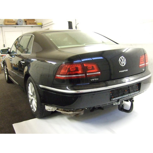 V074V GALIA Полностью оцинкованный фаркоп на Volkswagen Phaeton 2002-2016. Тип шара: AV (вертикальное быстросъемное крепление шара на ключе). Невидимый вырез бампера. Нагрузки: 2185/100 кг, масса фаркопа 20,87 кг