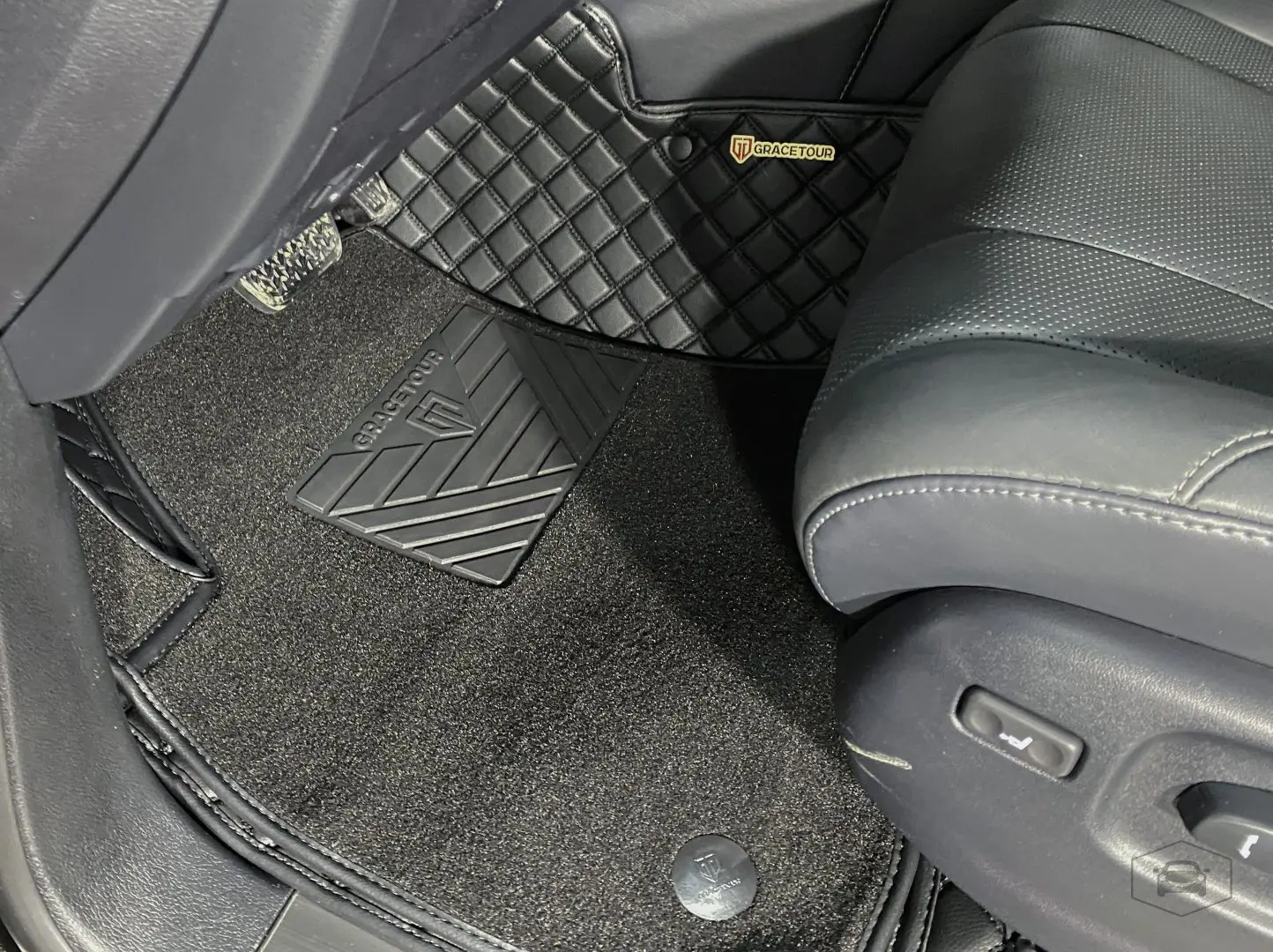 Кожаные 3D ковры