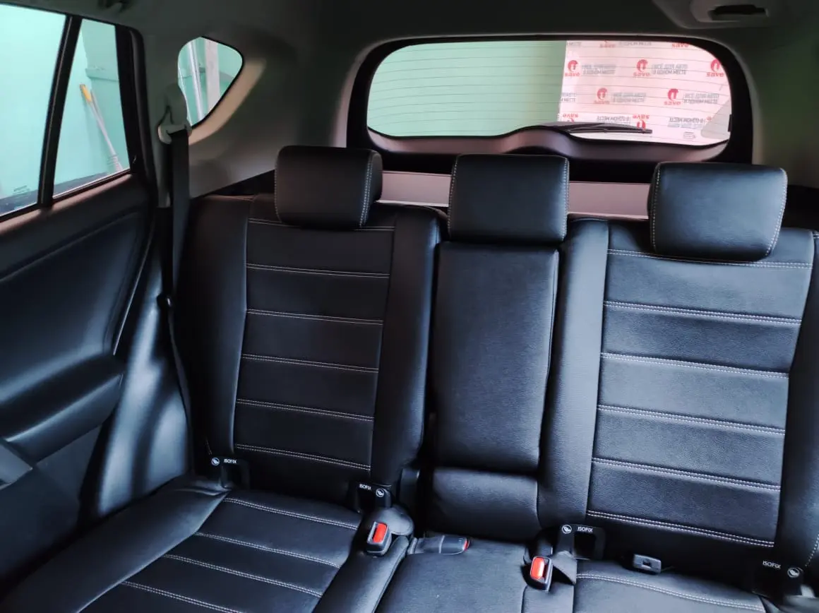 Чехлы Интер на Toyota Rav4 (ткань Швайцер BMW)