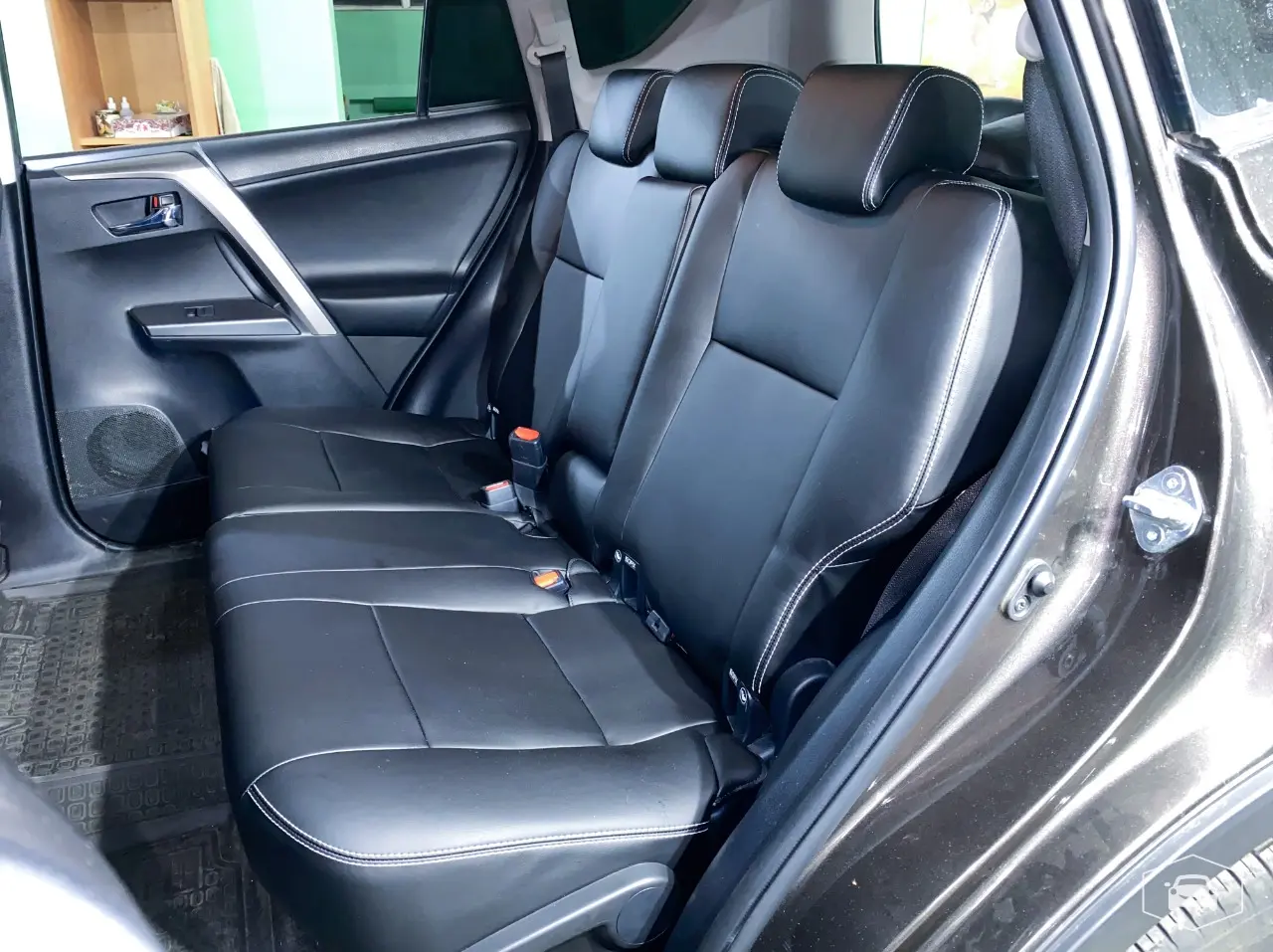 Чехлы от компании Интер на Toyota RAV4 Чехлы от компании Интер на Toyota RAV4