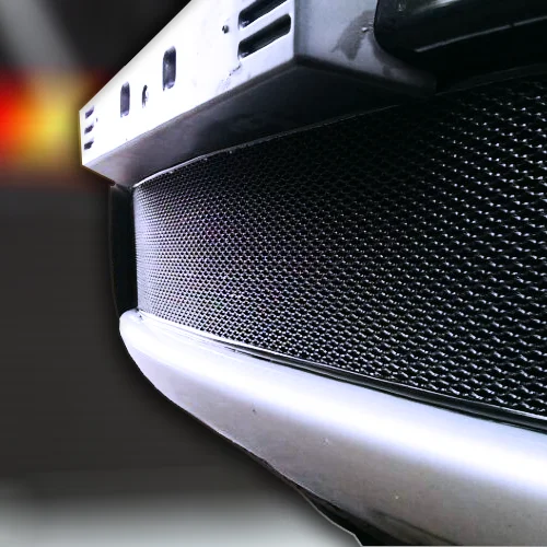 Установка защитной сетки под решетку радиатора Установка защитной сетки под решетку радиатора