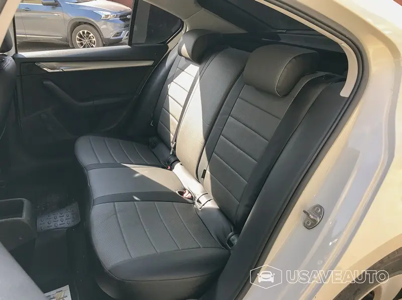 Установка чехлов Автопилот на Skoda Oktavia