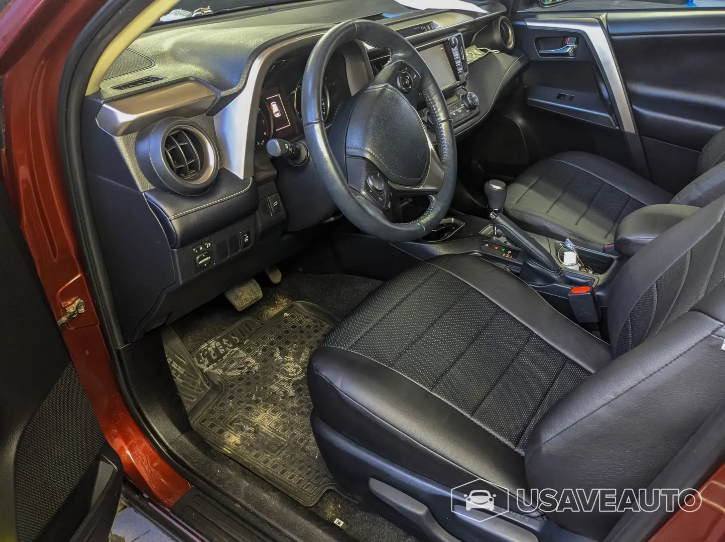 Установка чехлов Автопилот на Toyota Rav 4 