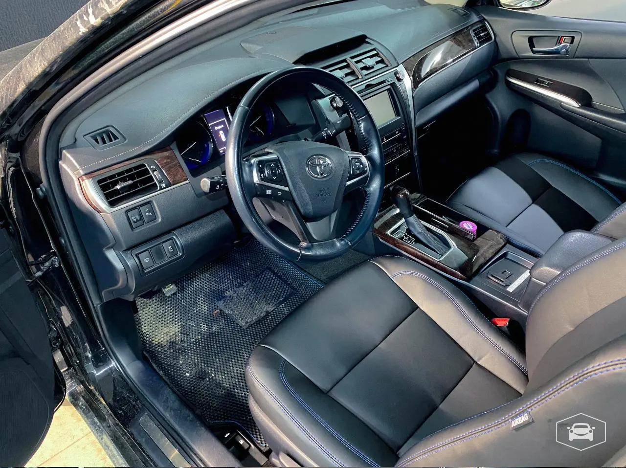 Чехлы Интер и Toyota Camry 50