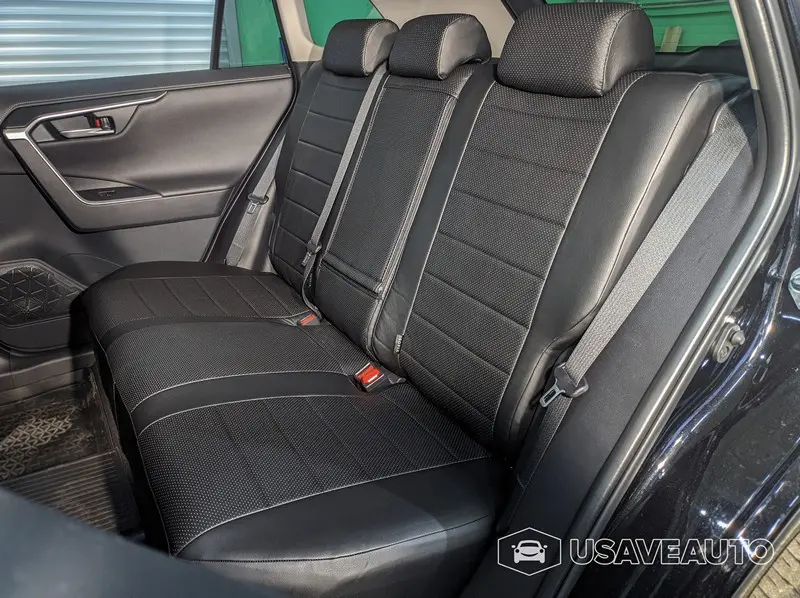 Установка чехлов на Toyota C-HR