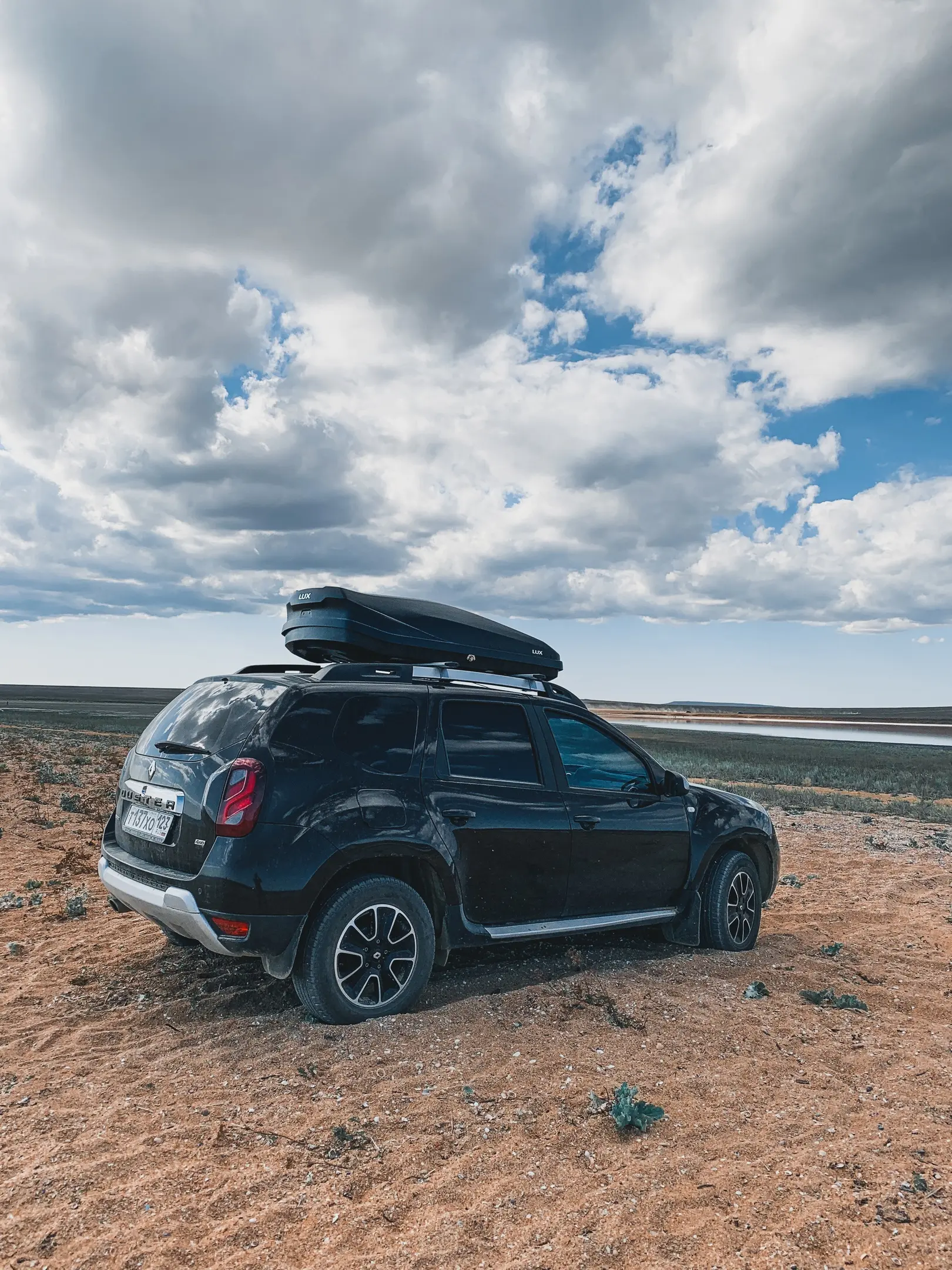 Путешествовать на своем автомобиле гораздо приятнее когда салон и багажник не завален вещами. На фото автобокс LUX IRBIS 175см, такой бокс хорошо смотрится даже на седанах, перед покупкой возможна примерка на авто Путешествовать на своем автомобиле гораздо приятнее когда салон и багажник не завален вещами. На фото автобокс LUX IRBIS 175см, такой бокс хорошо смотрится даже на седанах, перед покупкой возможна примерка на авто